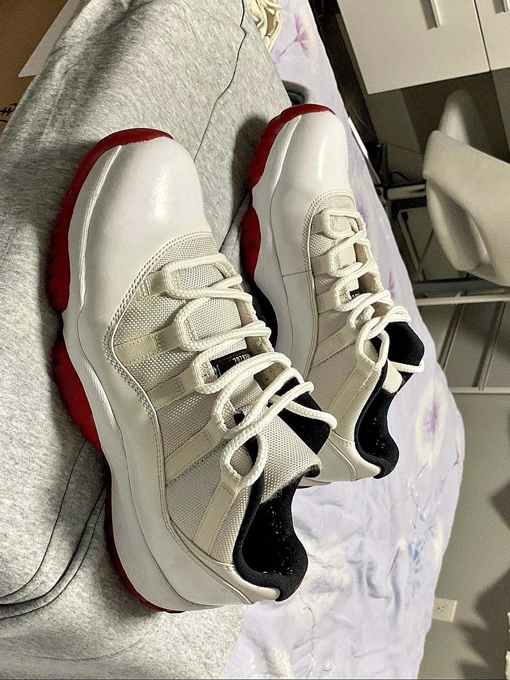 Jordan Air Jordan 11 Retro Low 'Concord-Bred' White & Red Sneakers
